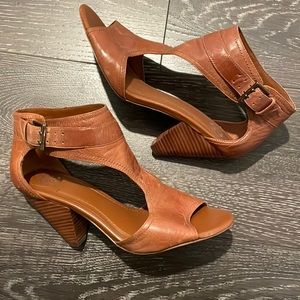 Short wedge heel ankle strap open toe